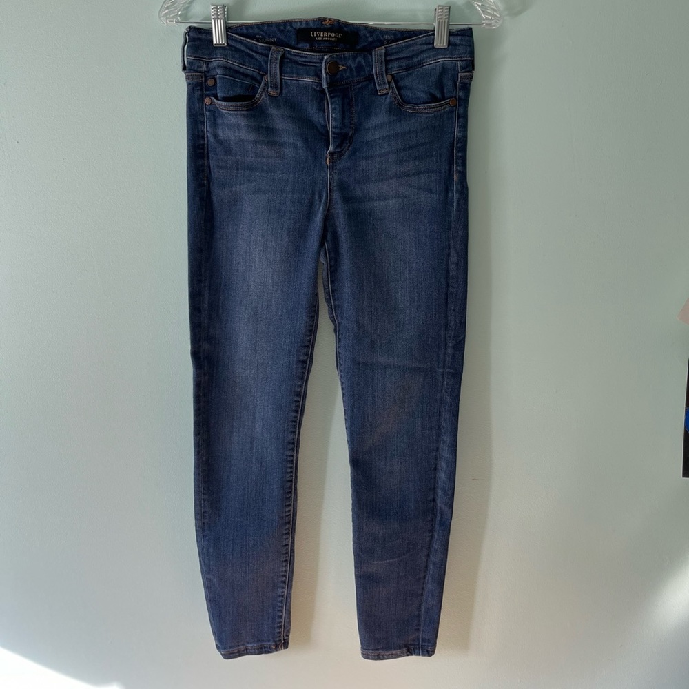 Liverpool Los Angeles Mid Rise Jeans, size 6P🏷️